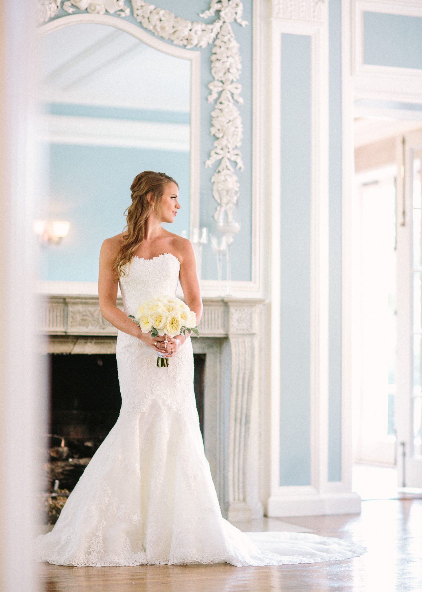 Stunning bridal portrait at Astin Mansion in light blue room